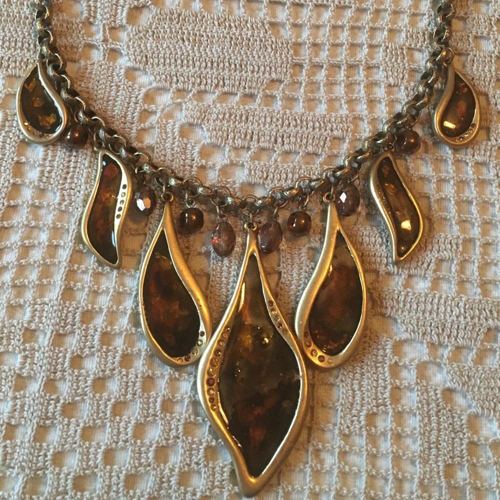 Vintage-Inspired Brown and Gold Teardrop Statement Necklace